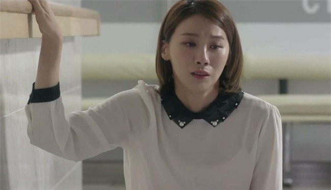 Nguyên nhân đằng sau vẻ bối rối của chồng và bạn thân khi gặp nhau khiến cô vợ tan nát cõi lòng - Ảnh 1.