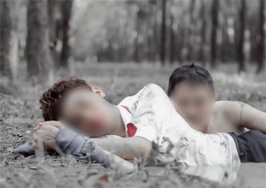 Bộ ảnh phản cảm ăn theo vấn nạn ấu dâm: Còn gì độc ác hơn khi chuyện đau lòng bị biến thành trò cười trên mạng xã hội - Ảnh 1.