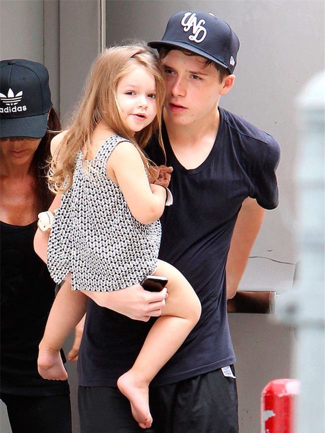 Harper Beckham: Công chúa tí hon trong vòng tay bố khiến cả thế giới phát cuồng giờ đã thành cô bé 6 tuổi phổng phao! - Ảnh 20.