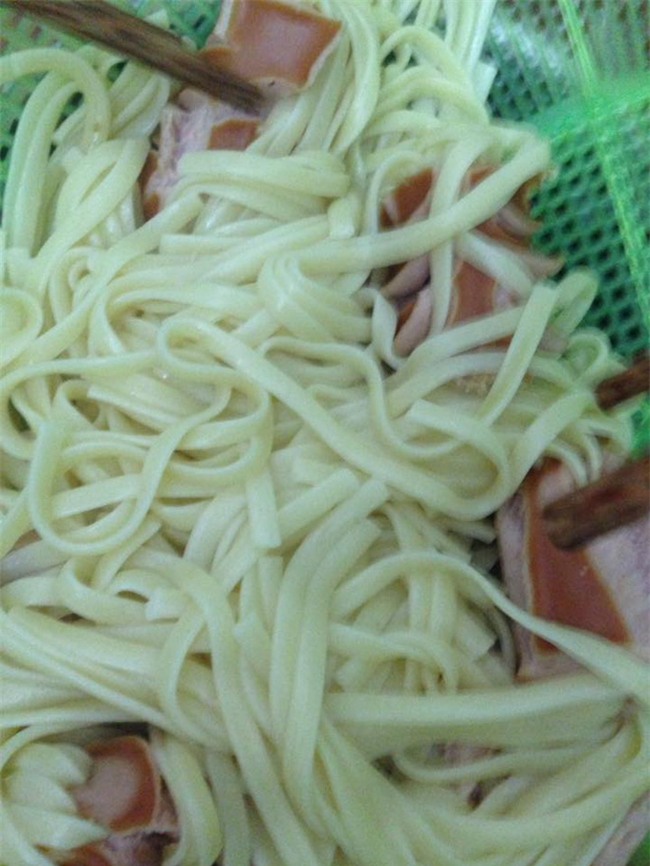 Món mì ống cháy lên đi lửa trên cao nguyên khiến bao người hốt hoảng tưởng... đốt nhà - Ảnh 3.