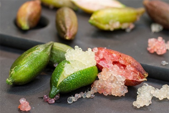 Chanh móng tay được bán với giá 3,5 triệu/kg