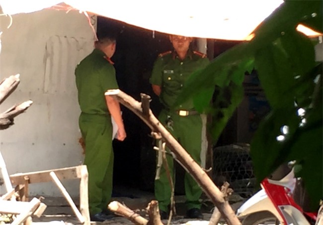 Vu nguoi dan ong chet bi troi tay, bit mieng: Hang xom bien mat bi an hinh anh 2