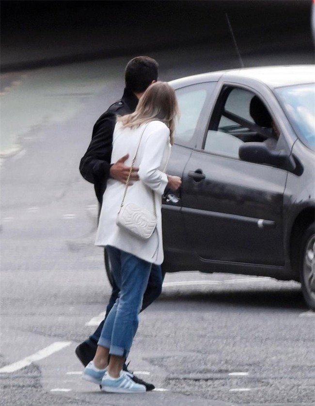 Sao Man Utd hẹn hò với máy bay hơn 14 tuổi - Ảnh 2.