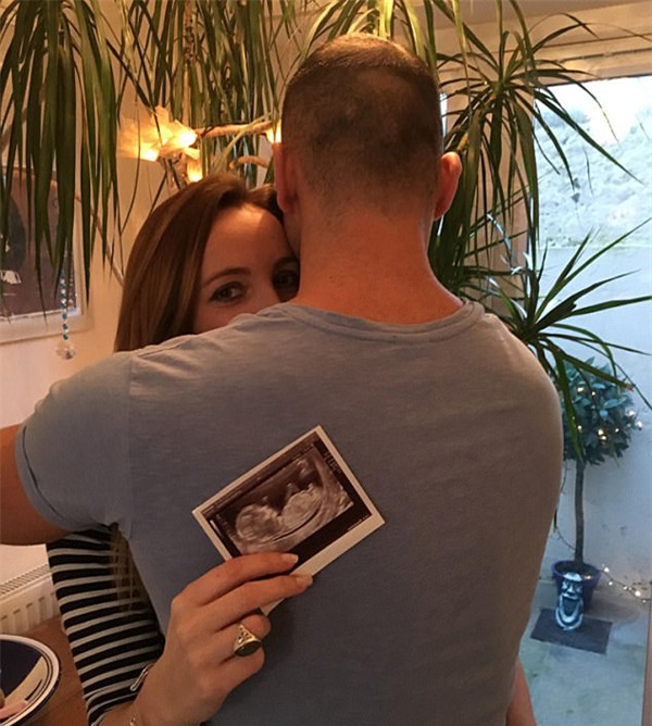 dang sieu am thai, cap doi bi soc khi nhin thay hinh anh xuat hien tren man hinh - 3