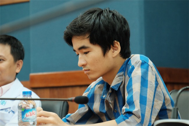 Mẹ chàng trai mang dị dạng mạch máu hiếm gặp: “Tôi gần như ngã quỵ khi nghe con sẽ nằm liệt giường suốt đời - Ảnh 8.