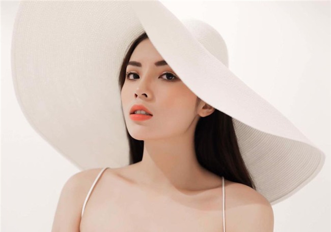 ky duyen de lo vai tran, khoe goc mat 3/4 than thanh dep 