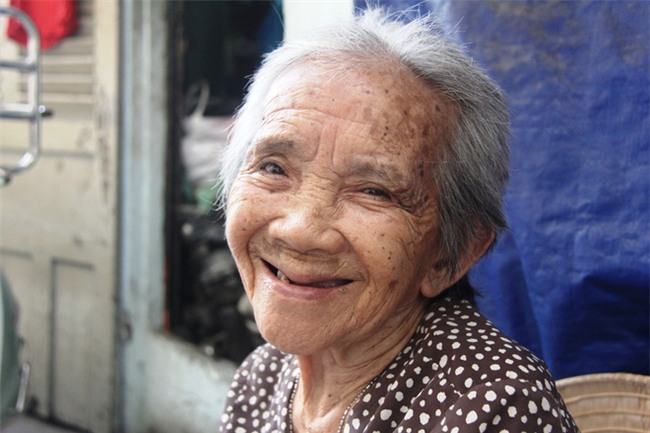 Chuyện đời bà cụ đi ở đợ 60 năm, có chồng con nhưng tuổi già đơn độc, sống nhờ người dưng trong hẻm nhỏ - Ảnh 13.