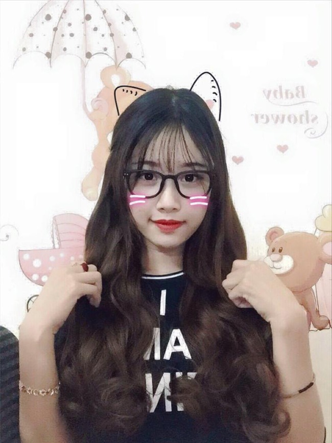 Dân mạng truy tìm bạn gái mới của Văn Toàn - Ảnh 5.