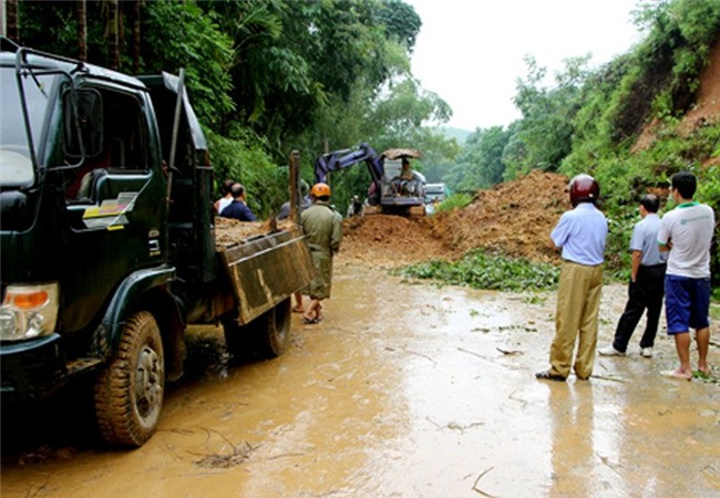 mưa lũ, sạt lở, ùn tắc giao thông, Yên Bái