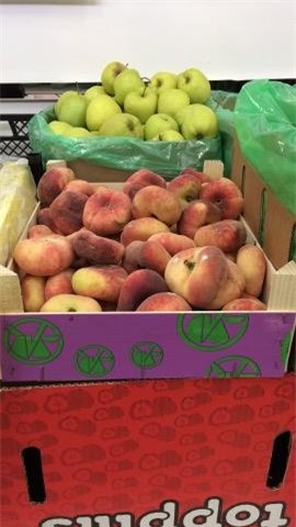 Đào dẹt là loại quả khá bình thường ở Nga nhưng đang được tìm kiếm, săn lùng nhiều tại Việt Nam