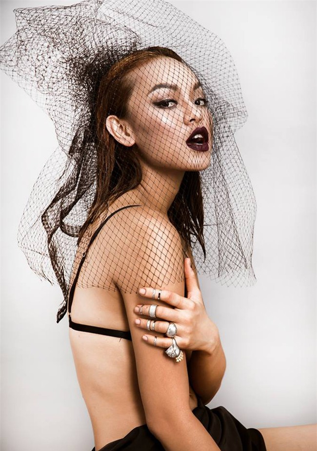 Son môi, đã không đậm thì thôi, một khi đã đậm là phải thâm xì như các người đẹp Việt mới nổi - Ảnh 13.