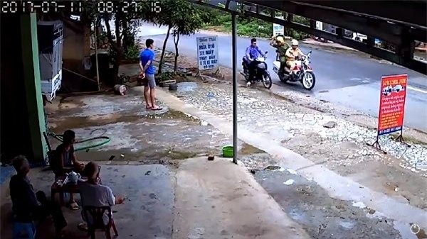 trộm xe máy, người nước ngoài trộm xe máy