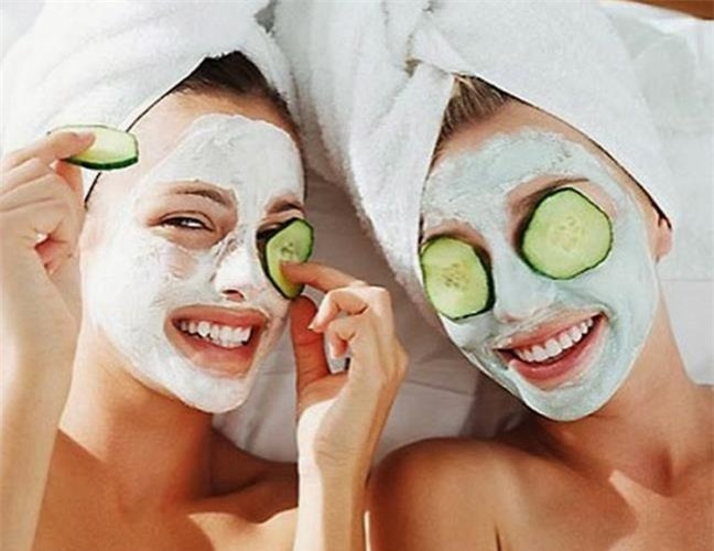 cach-dap-mat-na-dua-chuot-lam-trang-da-hieu-qua_61431836-1647-phunutoday