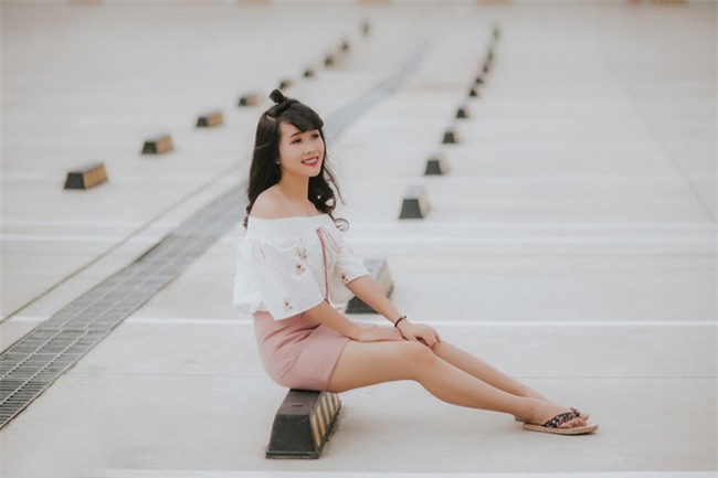 Lộ diện cô gái giấu mặt sở hữu giọng kể chuyện thôi miên cộng đồng mạng - Ảnh 2.