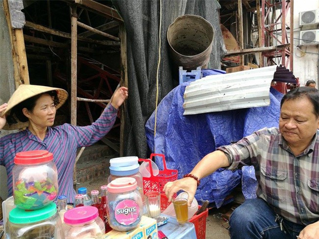 Vụ cô gái dùng nước rửa chân bán trà cho khách: Chủ nhân quán trà bất ngờ lên tiếng - Ảnh 3.