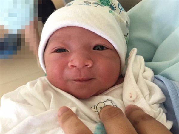 trong giay phut dau de kinh hoang, me tre 9x vung tau "khong nhung tat ma con can chong" - 1