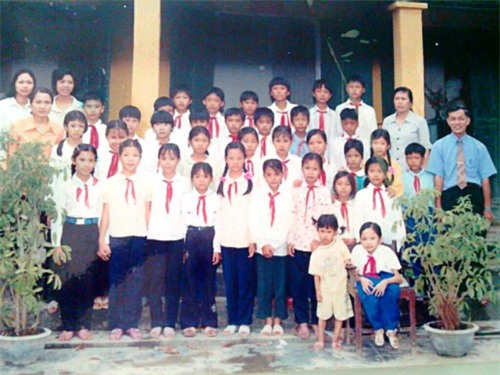 co gai xuong thuy tinh 27 tuoi, nang 15kg va hanh trinh hon 10 nam day hoc mien phi - 2