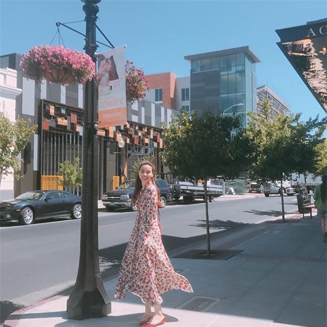 Hà Hồ và tình mới của Cường Đô la cùng mặc áo phông trắng, ai phong cách hơn ai - Ảnh 1.