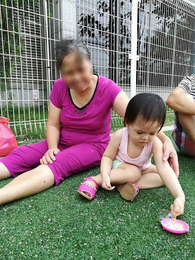 Cô chủ sống ở chung cư cao cấp khổ vì osin đánh con, cho ăn kiểu mớm mồi, trốn việc đi gom đồng nát - Ảnh 2.