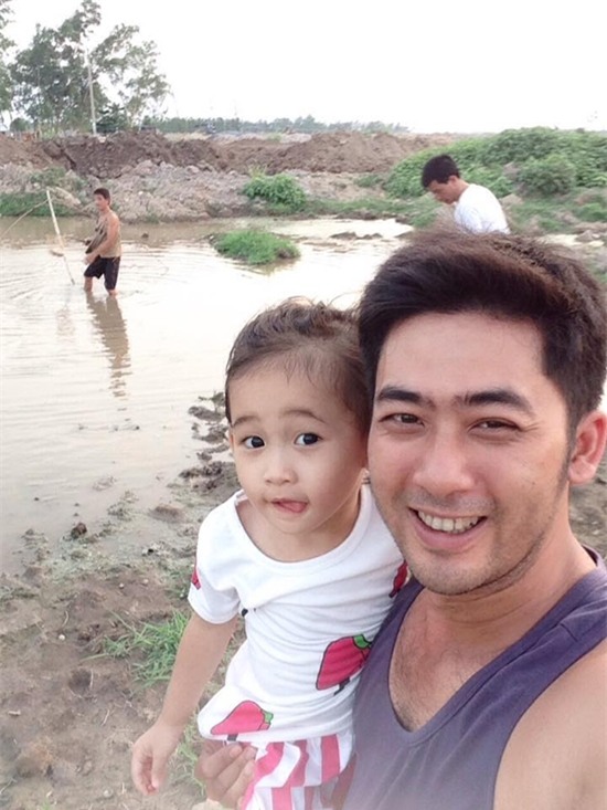 Tay giang hồ bí ẩn nhất 'Người phán xử' bất ngờ đi cày ruộng -4