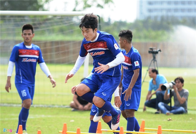 Xuan Truong khien Van Thanh 'tat dien' tren san tap hinh anh 1