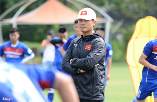 Xuan Truong khien Van Thanh 'tat dien' tren san tap hinh anh 2