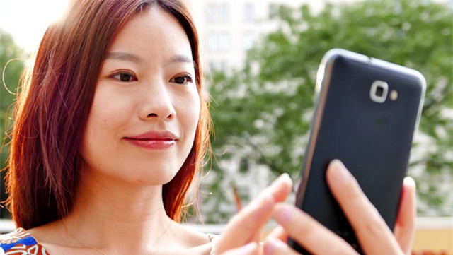 Theo Gallup, hơn 1/2 chủ nhân của những chiếc điện thoại di động sẽ kiểm tra điện thoại vài lần mỗi giờ, hoặc hơn thế. (Ảnh: Internet)