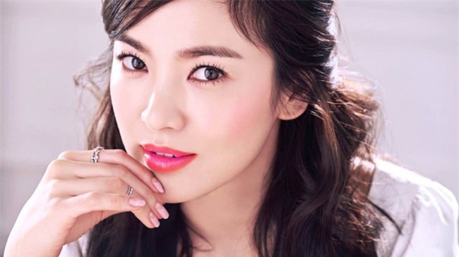 Bí quyết trẻ đẹp như thời thanh xuân của Song Hye Kyo, đơn giản đến mức ai cũng học được - Ảnh 1.