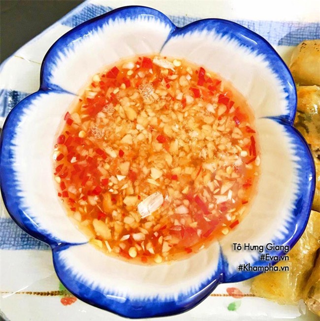 Làm nem rán thập cẩm kiểu này đảm bảo cả nhà khen-7