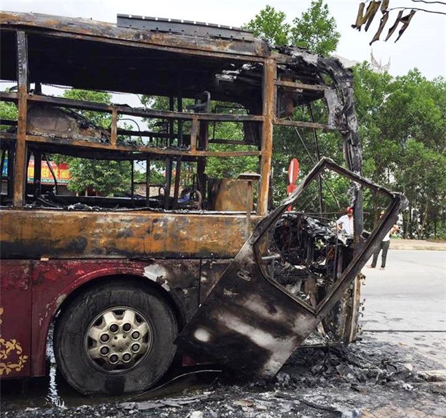 Xe giuong nam chay rui khi vua tra khach hinh anh 5