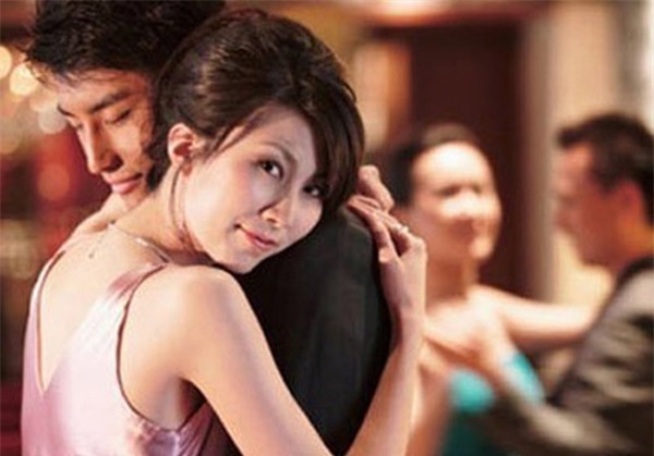 bo mat that cua nguoi chong vua thuong vo het muc, vua cham bo het suc - 1