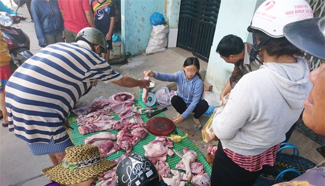 Thực hư chuyện thịt heo 100.000/3kg bán tràn lan khắp lề đường Sài Gòn - Ảnh 11.