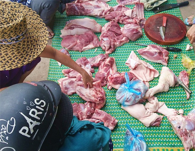 Thực hư chuyện thịt heo 100.000/3kg bán tràn lan khắp lề đường Sài Gòn - Ảnh 9.