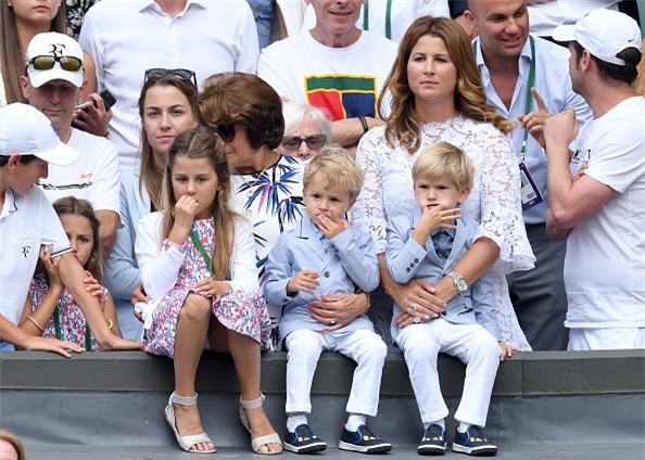 Dan khach VIP chung kien Federer lap chien cong vi dai hinh anh 12