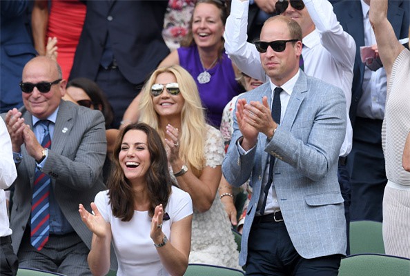 Dan khach VIP chung kien Federer lap chien cong vi dai hinh anh 2