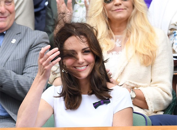 Dan khach VIP chung kien Federer lap chien cong vi dai hinh anh 4