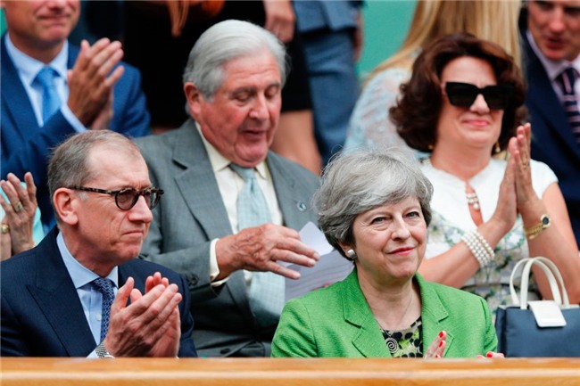 Dan khach VIP chung kien Federer lap chien cong vi dai hinh anh 5