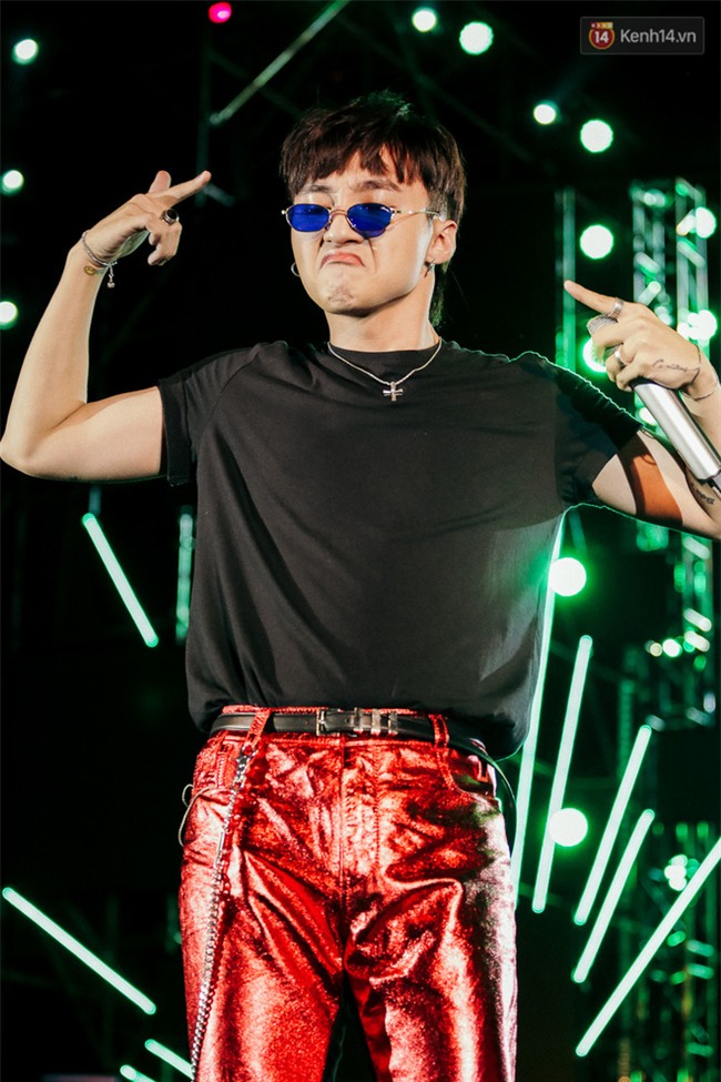 Clip hot nhất hôm nay: Sơn Tùng M-TP và Phó tổng Giám đốc Viettel đã song ca cùng nhau! - Ảnh 5.