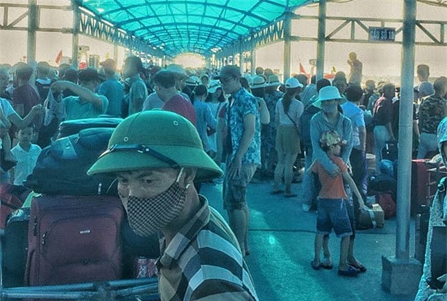 tin bao so 2 nam 2017: hon 3.500 du khach mac ket o dao co to - 1