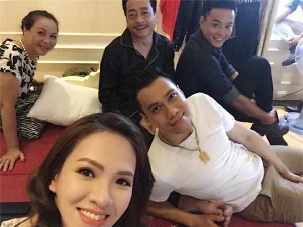 anh hau truong hai het nac cua dan dien vien phim