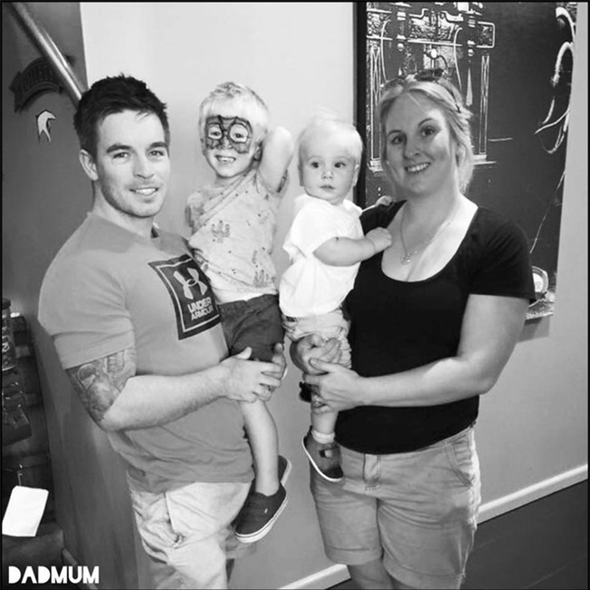 Cáu giận vì suốt ngày bị vợ “tag” trên Facebook, người chồng về sau mới nhận ra một sự thật… - Ảnh 1.