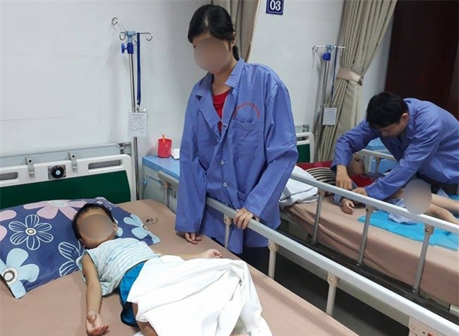 Cha mẹ các bé trai bị sùi mào gà vì đi cắt bao quy đầu: Chủ phòng khám chỉ dùng 1 chiếc kéo duy nhất - Ảnh 3.