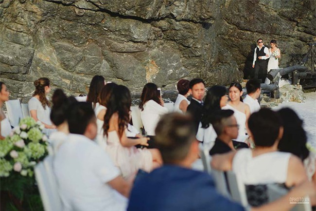 Lễ cưới chỉ 30 khách bên bờ biển của cô dâu Việt kiều được tạp chí châu Á hết lời khen ngợi - Ảnh 6.