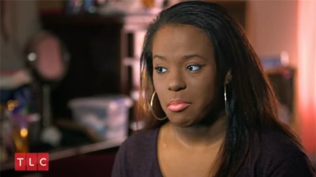 Sau gần 1 thập kỷ giấu mặt sau lớp trang điểm, cô gái lau mặt đi trong sự ngỡ ngàng của mọi người - Ảnh 7.