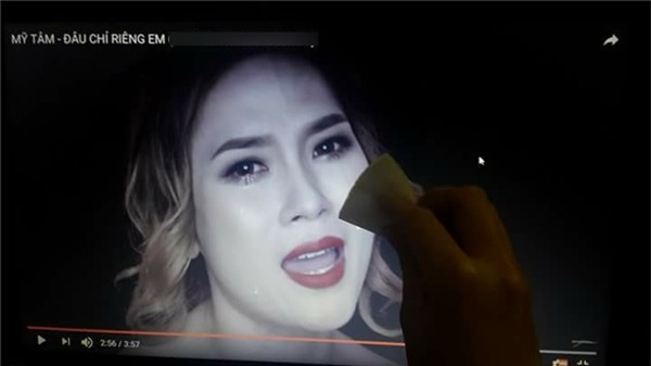 Những giọt nước mắt này chính là giọt nước mắt của một cô gái khi bị người đàn ông mình yêu thương lừa dối. Mỹ Tâm đã hóa thân vào cô gái này rất