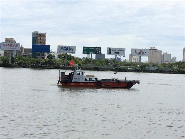 Đà Nẵng: Nhảy xuống sông Hàn cứu cô gái trẻ tự tử, nam thanh niên mất tích - Ảnh 4.