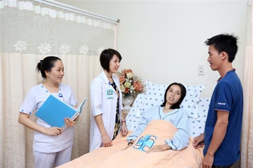 sut 13kg khi thai 27 tuan vi can benh quai ac, me bau quyet hi sinh minh de con chao doi khoe manh - 1
