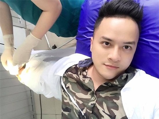 ca si cao thai son nhap vien phau thuat tay, fan lo lang hinh anh 1