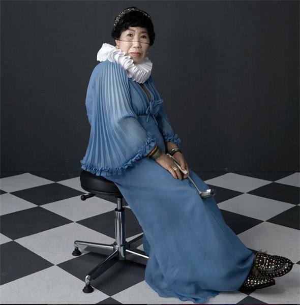 Bà ngoại Hàn Quốc trở thành “hiện tượng mạng” với kênh dạy trang điểm thu hút giới trẻ - Ảnh 7.