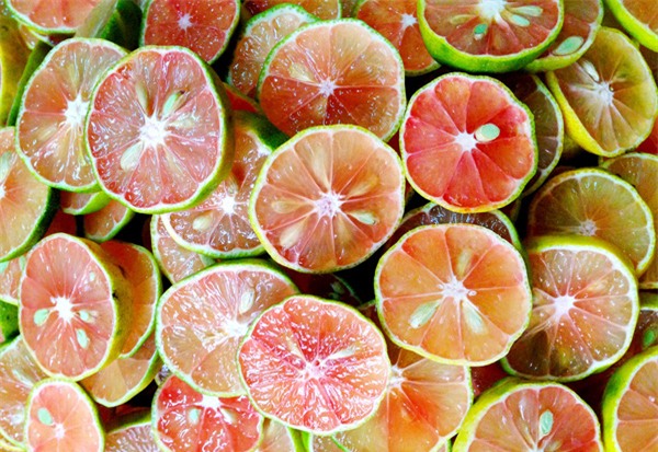 Ngâm chanh đào mật ong đi, không phải trị ho đâu, dùng để đắp mặt đấy - Ảnh 1.